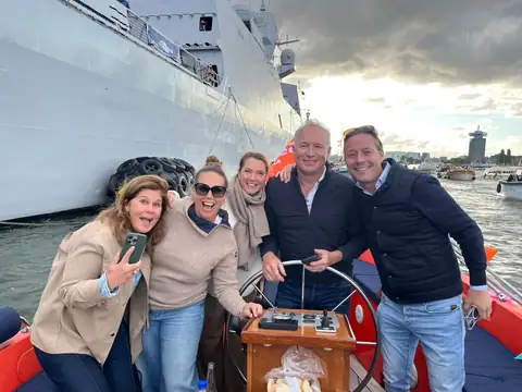 Bedrijfsuitje – luxe sloep 12 personen Loosdrecht